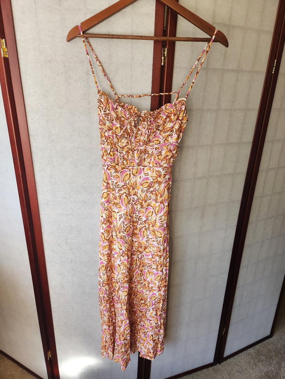 ASTR The Label Small Pink & Orange Floral Midi Dress